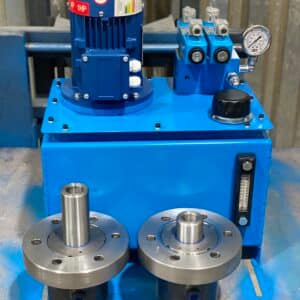 مخزن هیدرولیک SHP30 با مخزن 30 لیتری و پمپ هیدرولیک مناسب برای سیستم‌های با دبی بالا و فشار قوی